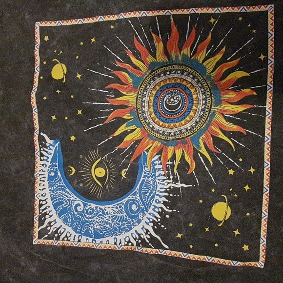 T shirt - Picture 2 of 3